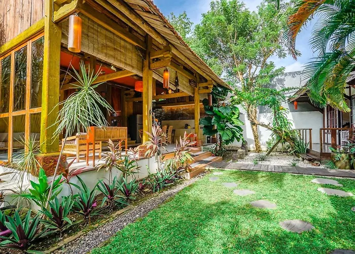 Pagoda, Sumptuous 4br With Tropical Vibes In Seminyak レギャン