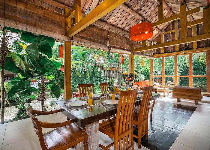 Pagoda, Sumptuous 4br With Tropical Vibes In Seminyak レギャン