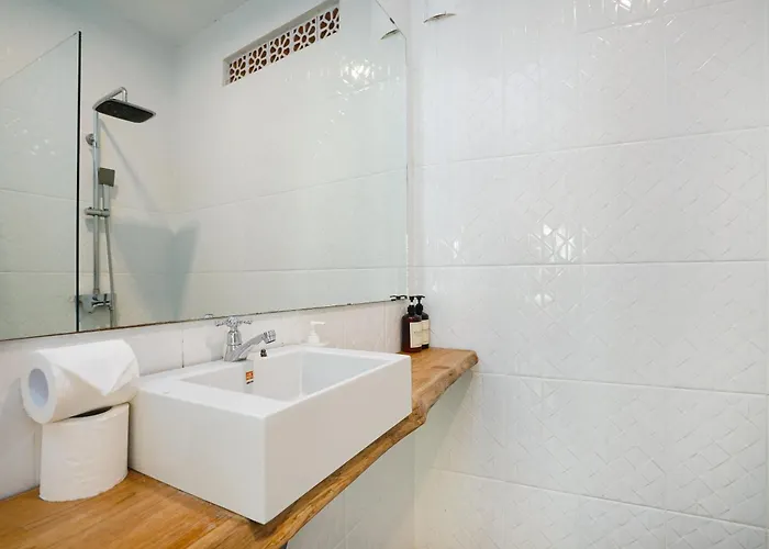 Pagoda, Sumptuous 4br With Tropical Vibes In Seminyak ヴィラ
